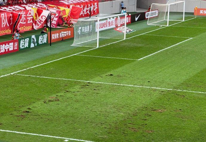 东体：西安主场草皮已做紧急修缮，有助于国青打出更流畅配合