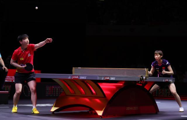 1748177217746005644.jpg (体育)(38)乒乓球——世乒赛:孙颖莎女单决赛对阵王曼昱XxjpseC007592_20250525_PEPFN0A001.jpg