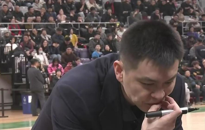 登录入口-18场比赛后，辽宁男篮为何输了10场？杨鸣变乖许多，昔日旧将复出|赵继伟|辽宁队|张陈治锋|山东男篮|李晓旭_新浪体育_新浪新闻